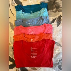 Lot of 6 Gap men’s v neck T-shirt’s